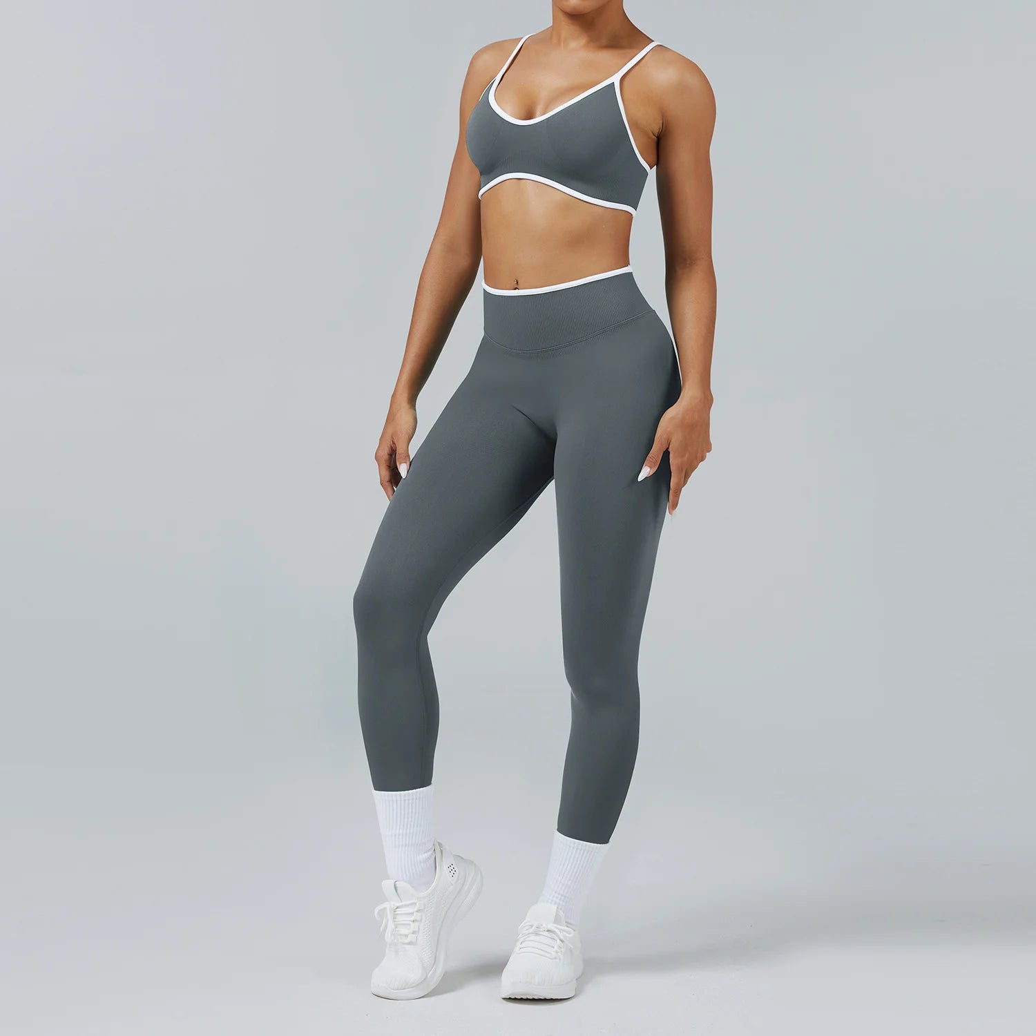 High Quality Women's Seamless Yoga Set Quick Drying Breathable Fitness Features Elastic Waist Closure Optimal for Running Sports