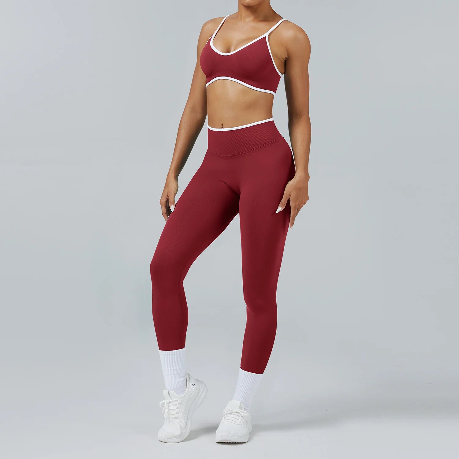 High Quality Women's Seamless Yoga Set Quick Drying Breathable Fitness Features Elastic Waist Closure Optimal for Running Sports