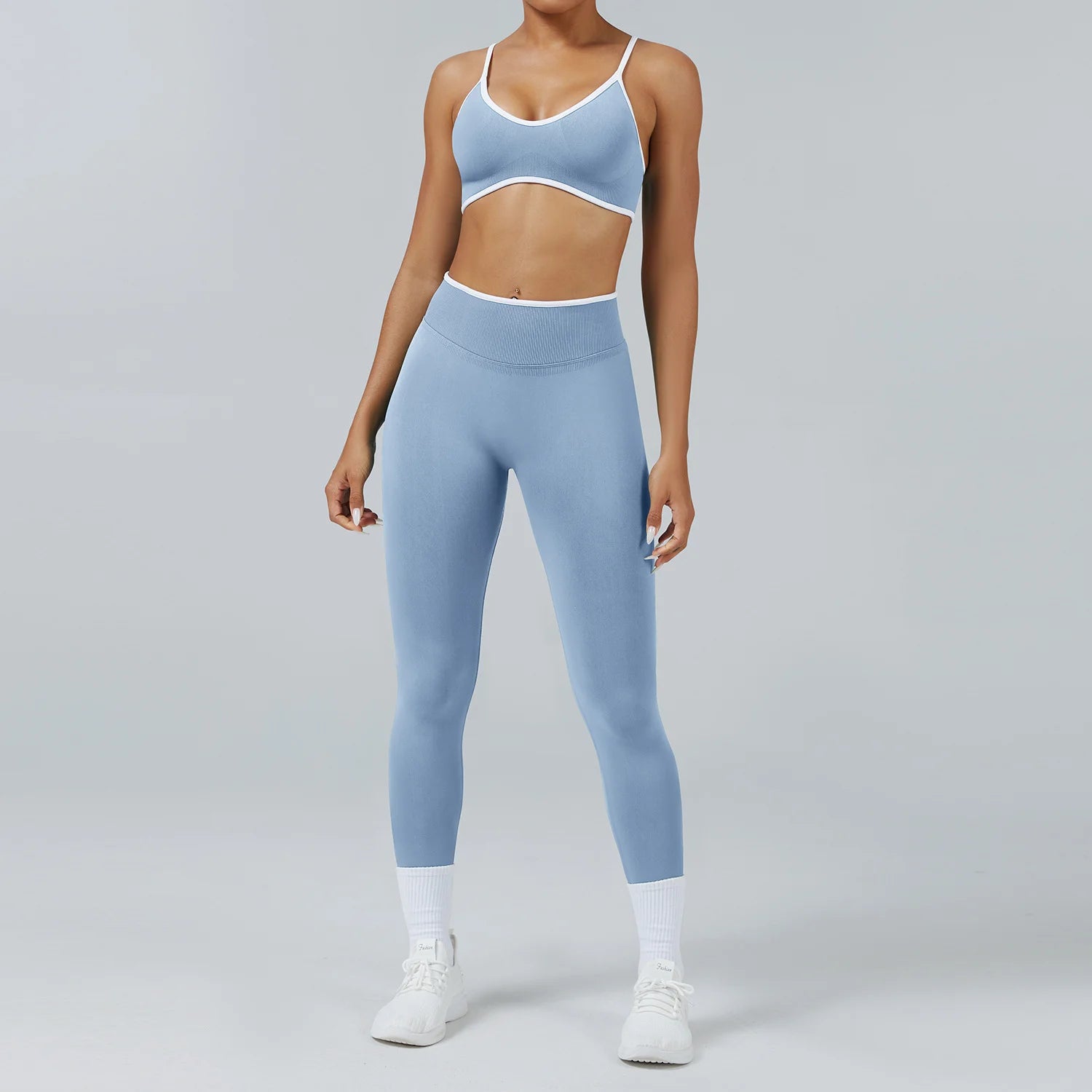 High Quality Women's Seamless Yoga Set Quick Drying Breathable Fitness Features Elastic Waist Closure Optimal for Running Sports